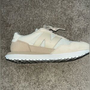 New Balance 237- Women’s size 8